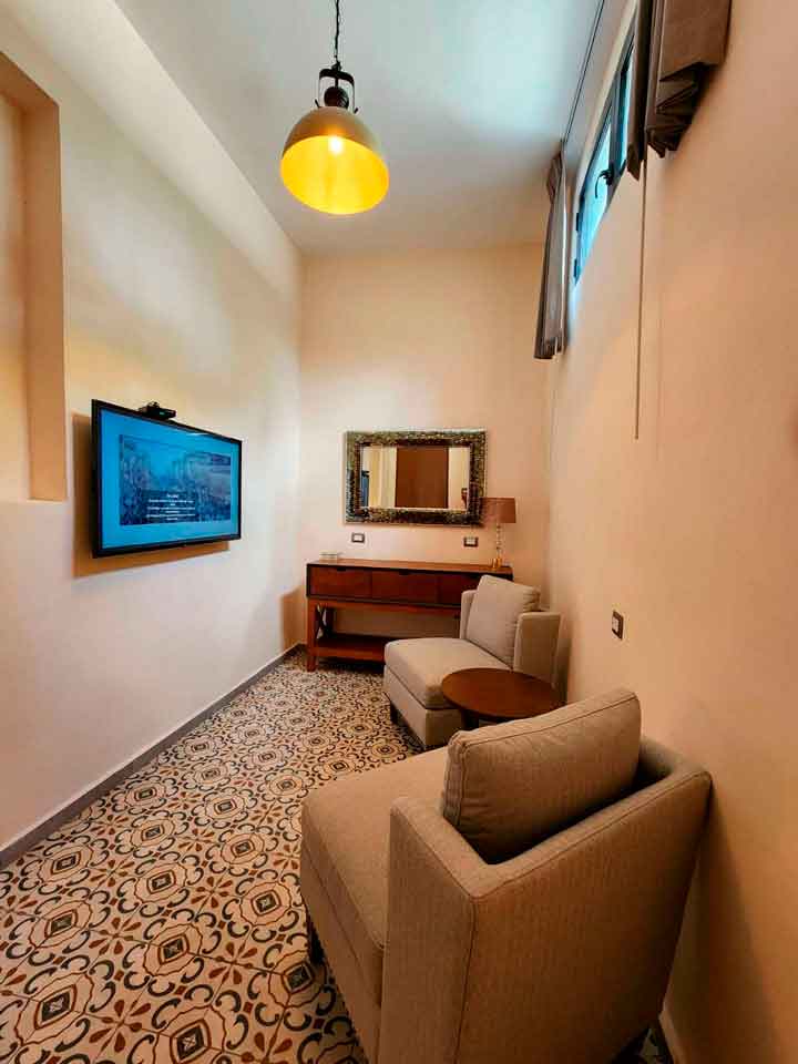 Imagine de una sala de estar de un cuarto de lujo en un hotel en Mérida Yucatàn