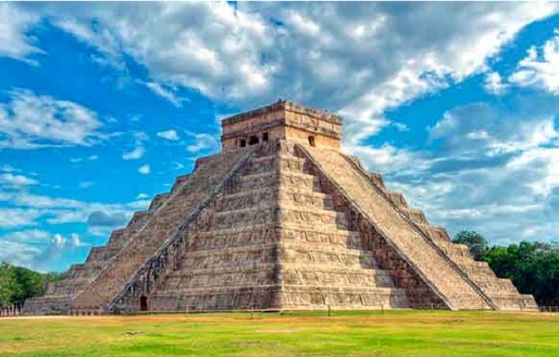 "The Pyramid of Kukulkán at Chichén Itzá in Yucatán, celebrating local tourism and cultural heritage"